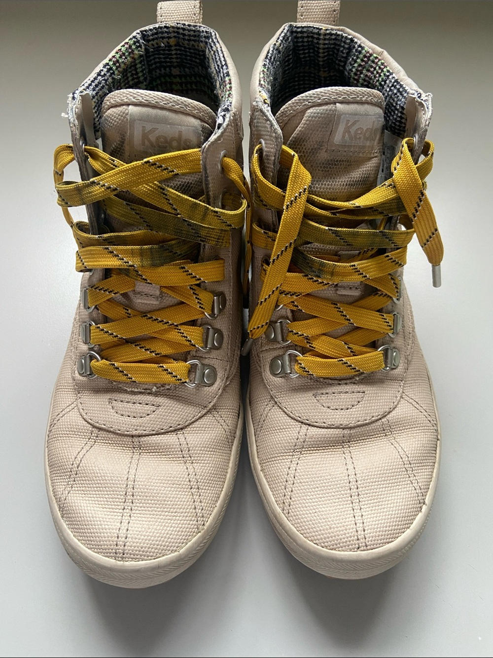 Keds Cream Canvas High-Top Shoe Boots with Yellow Laces 7.5 GUC Water Resistant